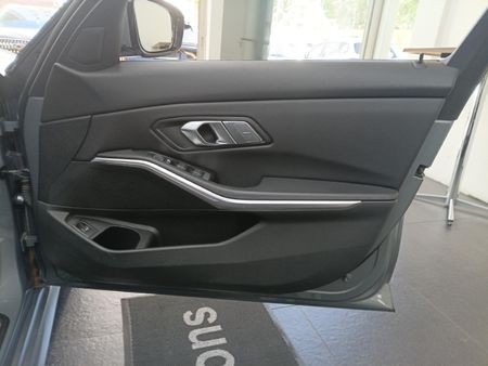 2024-BMW-3-Series-320i-M-Sport-Auto_17