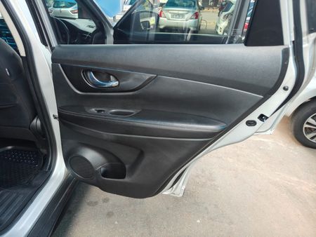 2018-Nissan-X-Trail-25-Acenta-4x4-Auto_9