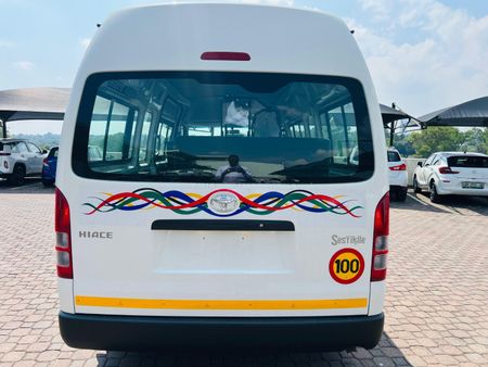 2026-Toyota-Quantum-25-D-4D-Sesfikile-16-seat-Diesel-Manual_9