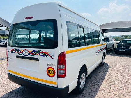 2026-Toyota-Quantum-25-D-4D-Sesfikile-16-seat-Diesel-Manual_11