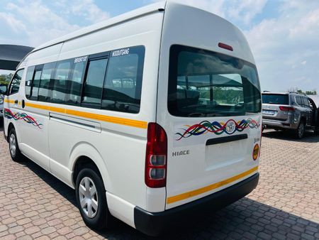 2026-Toyota-Quantum-25-D-4D-Sesfikile-16-seat-Diesel-Manual_15