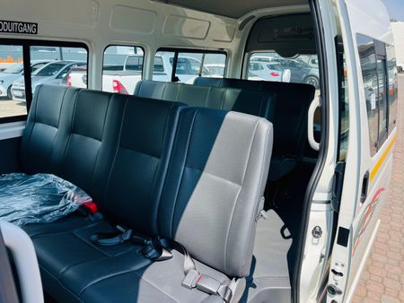 2026-Toyota-Quantum-25-D-4D-Sesfikile-16-seat-Diesel-Manual_6