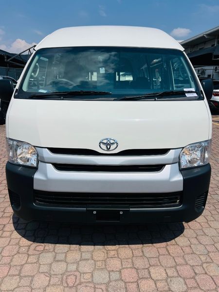 2026-Toyota-Quantum-25-D-4D-Sesfikile-16-seat-Diesel-Manual_7
