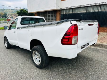 2010-Toyota-Hilux-20-VVTi-Single-Cab_4