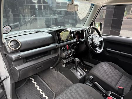 2021-Suzuki-Jimny-15-GLX-Auto_9