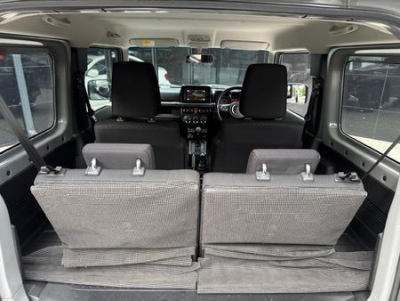 2021-Suzuki-Jimny-15-GLX-Auto_10