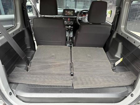 2021-Suzuki-Jimny-15-GLX-Auto_11