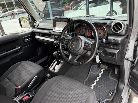 2021-Suzuki-Jimny-15-GLX-Auto_6