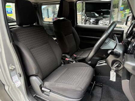 2021-Suzuki-Jimny-15-GLX-Auto_7