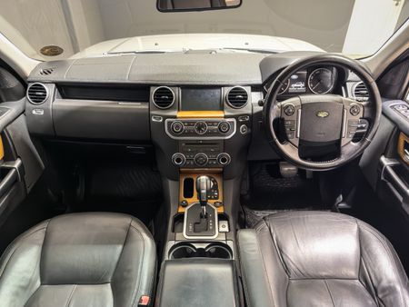 2010-Land-Rover-Discovery-4-50-V8-HSE_11