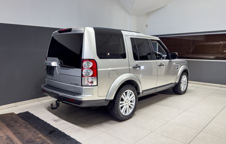 2010-Land-Rover-Discovery-4-50-V8-HSE_6