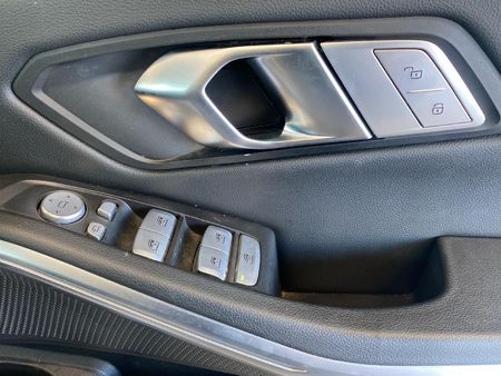 2024-BMW-3-Series-320i-M-Sport-Auto_12