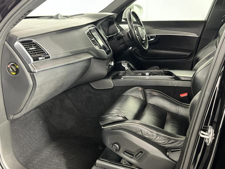 2019-Volvo-XC90-D5-R-Design-AWD_8
