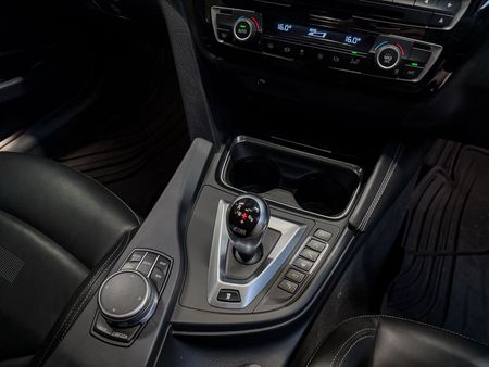 2018-BMW-M3-Competition-Auto_5
