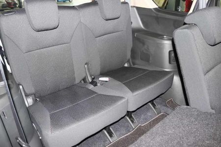2025-Suzuki-Ertiga-15-GA_15