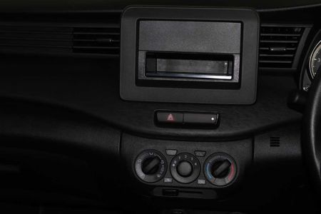 2025-Suzuki-Ertiga-15-GA_8