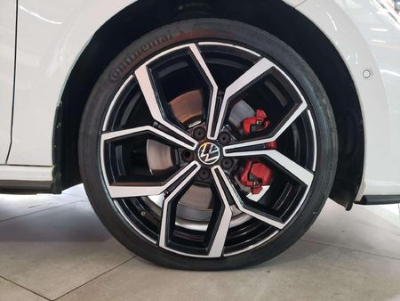 2023-Volkswagen-Polo-20-GTI-Auto-147kW_9