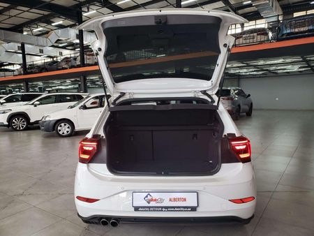 2023-Volkswagen-Polo-20-GTI-Auto-147kW_5