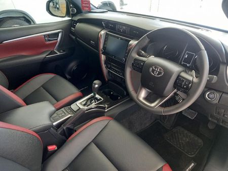 2026-Toyota-Fortuner-28-GD-6-4x4-VX-Auto_10