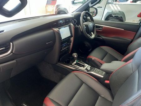 2026-Toyota-Fortuner-28-GD-6-4x4-VX-Auto_18