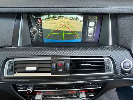 2014-BMW-7-Series-750Li-M-Sport_17
