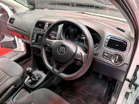 2016-Volkswagen-Polo-GP-14-TDI-Trendline_13