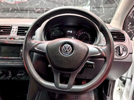 2016-Volkswagen-Polo-GP-14-TDI-Trendline_14