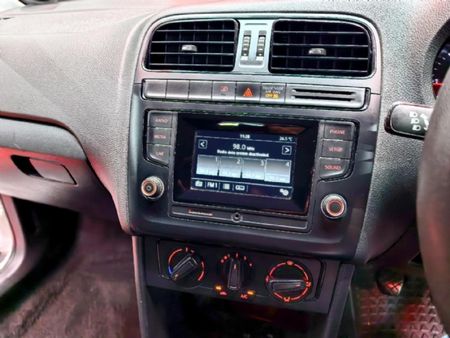 2016-Volkswagen-Polo-GP-14-TDI-Trendline_15