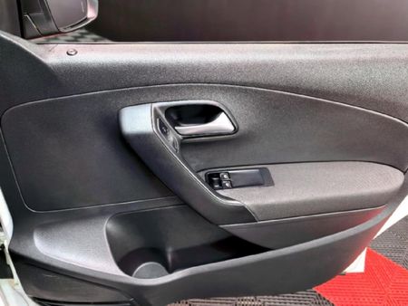 2016-Volkswagen-Polo-GP-14-TDI-Trendline_19