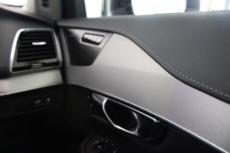 2025-Volvo-XC90-T8-AWD-Plus-Dark_19