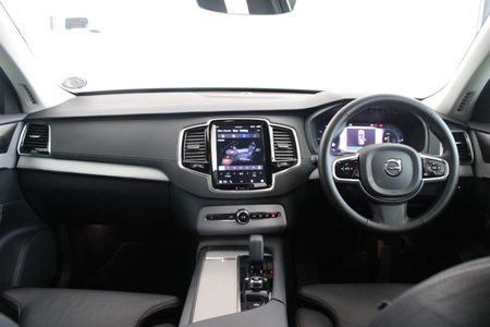 2025-Volvo-XC90-T8-AWD-Plus-Dark_25