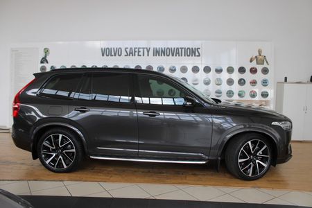 2025-Volvo-XC90-T8-AWD-Plus-Dark_3