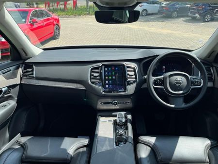 2023-Volvo-XC90-B5-Ultimate-Dark-AWD-Mild-Hybrid_10