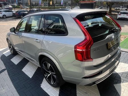 2023-Volvo-XC90-B5-Ultimate-Dark-AWD-Mild-Hybrid_4