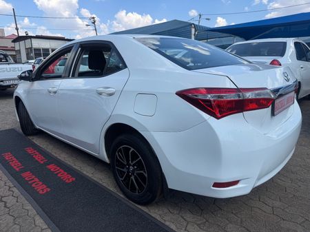 2017-Toyota-Corolla-13-Prestige_2