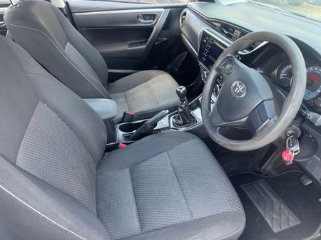 2017-Toyota-Corolla-13-Prestige_5