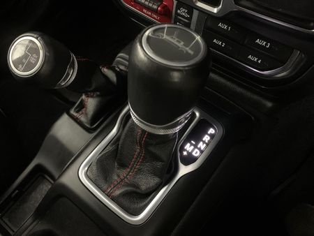 2023-Jeep-Gladiator-Rubicon-36-4x4-Auto-Double-Cab_9