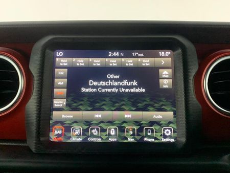 2023-Jeep-Gladiator-Rubicon-36-4x4-Auto-Double-Cab_10
