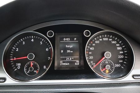 2014-Volkswagen-Passat-18-TSI-Comfortline-Auto-118kW_10