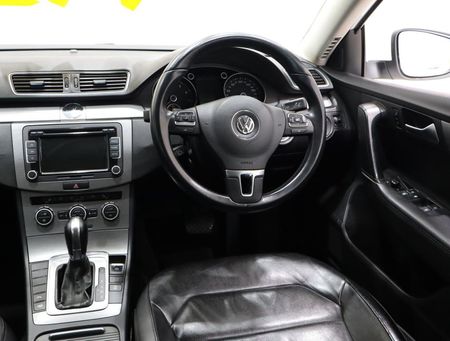 2014-Volkswagen-Passat-18-TSI-Comfortline-Auto-118kW_13
