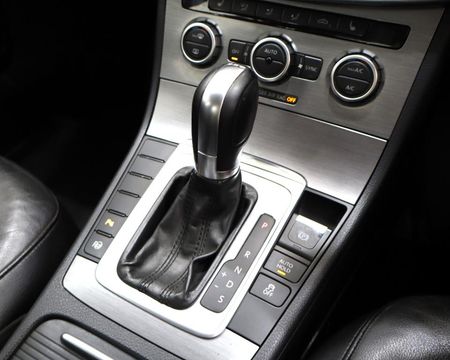 2014-Volkswagen-Passat-18-TSI-Comfortline-Auto-118kW_16