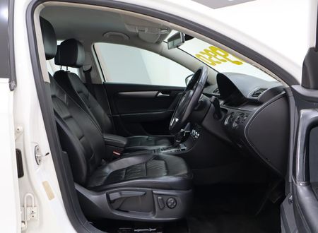 2014-Volkswagen-Passat-18-TSI-Comfortline-Auto-118kW_20