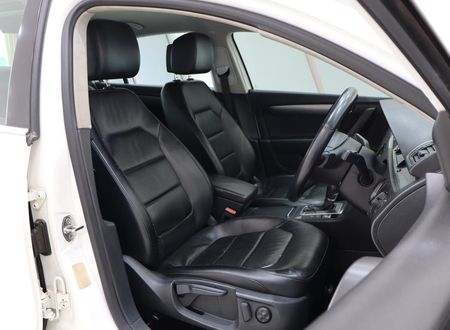 2014-Volkswagen-Passat-18-TSI-Comfortline-Auto-118kW_22