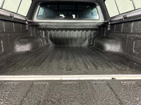 2023-Isuzu-D-Max-30-DDI-V-Cross-HR-Auto-Double-Cab_12