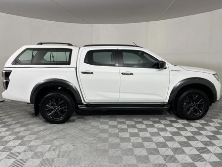 2023-Isuzu-D-Max-30-DDI-V-Cross-HR-Auto-Double-Cab_16
