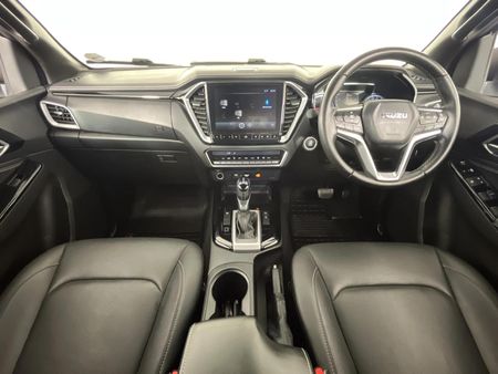 2023-Isuzu-D-Max-30-DDI-V-Cross-HR-Auto-Double-Cab_1