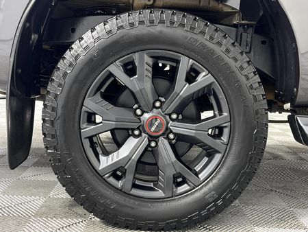 2023-Isuzu-D-Max-30-DDI-V-Cross-HR-Auto-Double-Cab_7