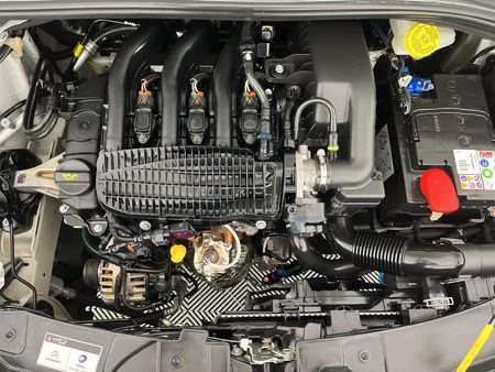 2022-Citroen-C3-12-PureTech-Feel-60kW_13