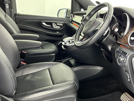 2016-Mercedes-Benz-V-Class-V-250-Bluetec-Avantgarde-Auto_9