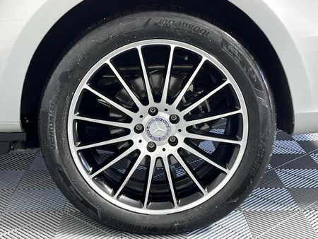 2016-Mercedes-Benz-V-Class-V-250-Bluetec-Avantgarde-Auto_6